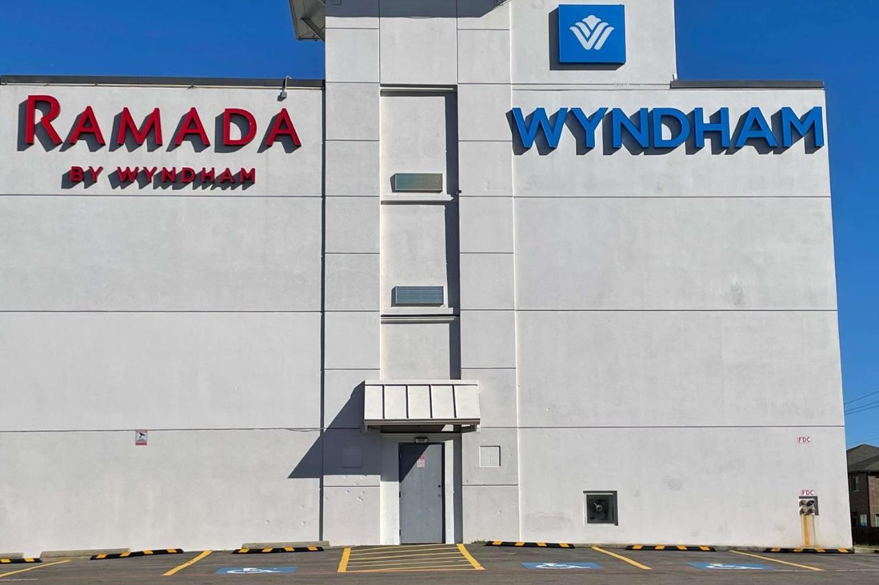 Hotel Ramada By Wyndham Dfw Airport Irving Zewnętrze zdjęcie