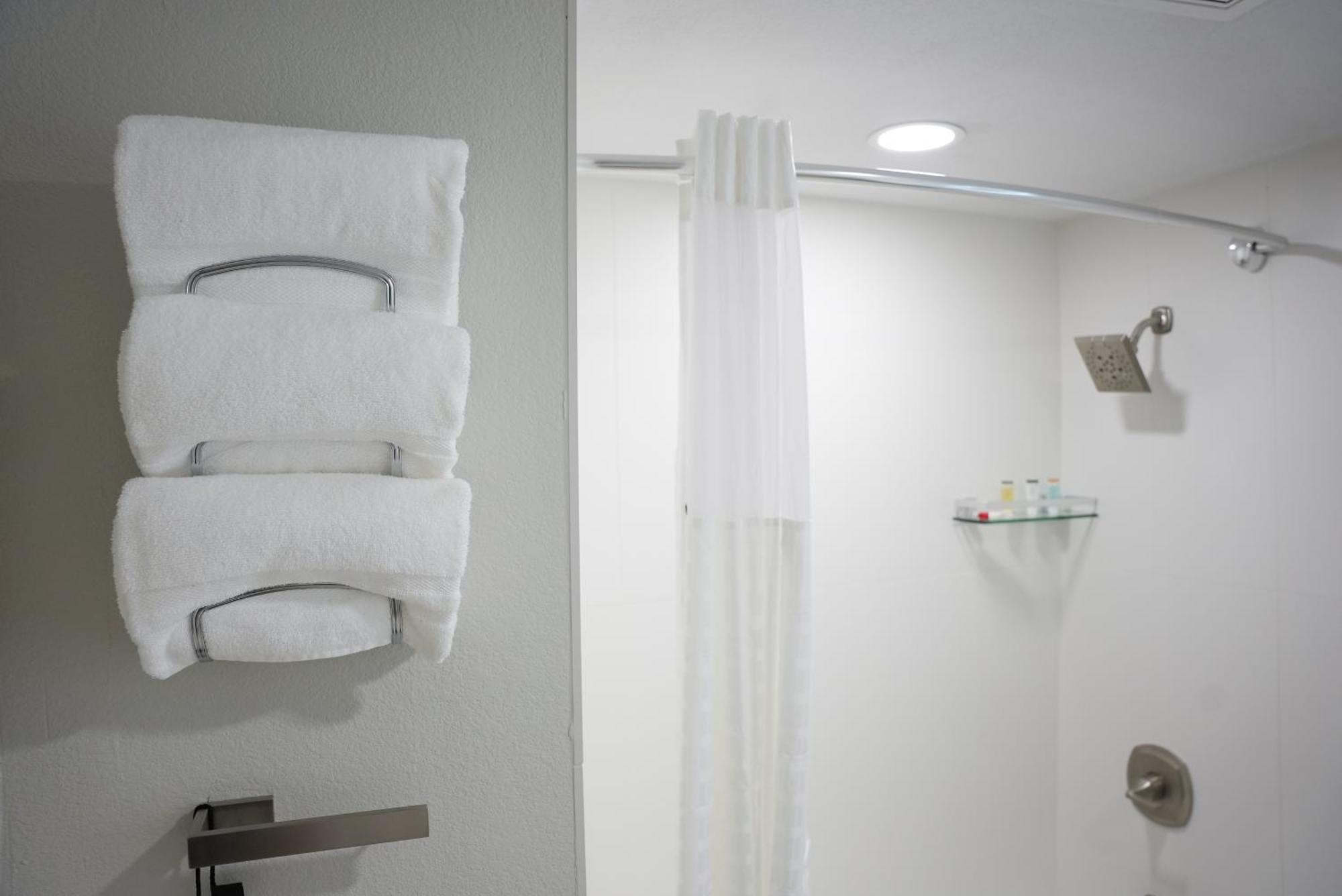Hotel Ramada By Wyndham Dfw Airport Irving Zewnętrze zdjęcie